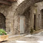 Les Callunes 2* Annot