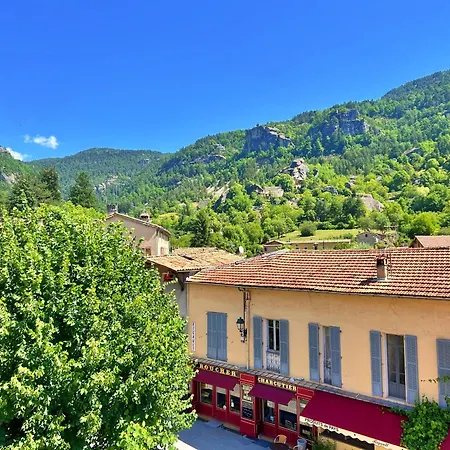 Les Callunes 2* Annot