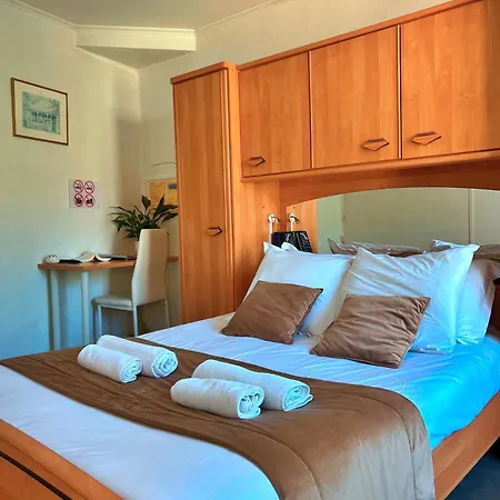 Les Callunes 2* Annot