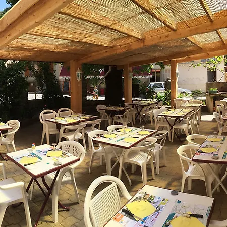 Les Callunes 2* Annot