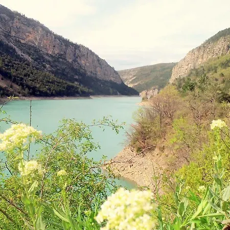 Les Callunes 2* Annot